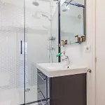Charming With Balcony And View - 1bdr 2p - 19th Arr パリ