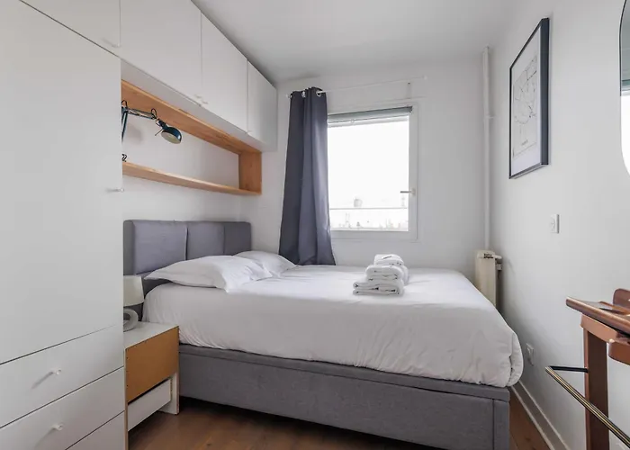 Charming With Balcony And View - 1bdr 2p - 19th Arr Apartmán *