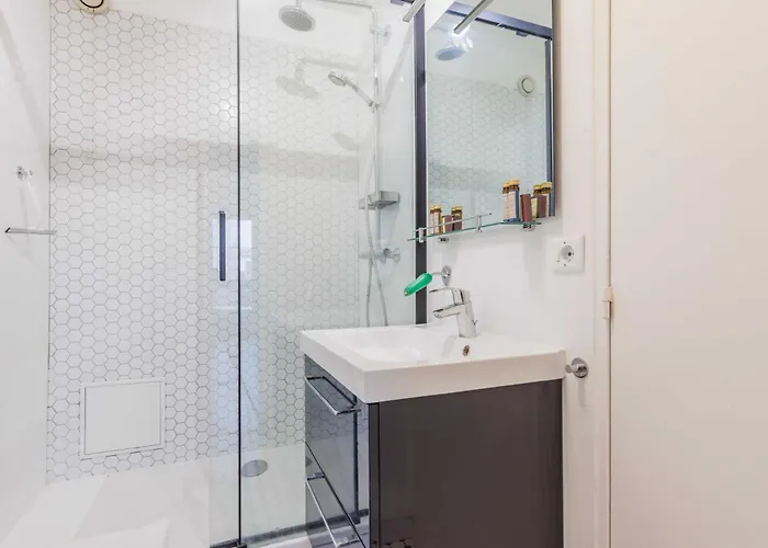 Charming With Balcony And View - 1bdr 2p - 19th Arr Paříž