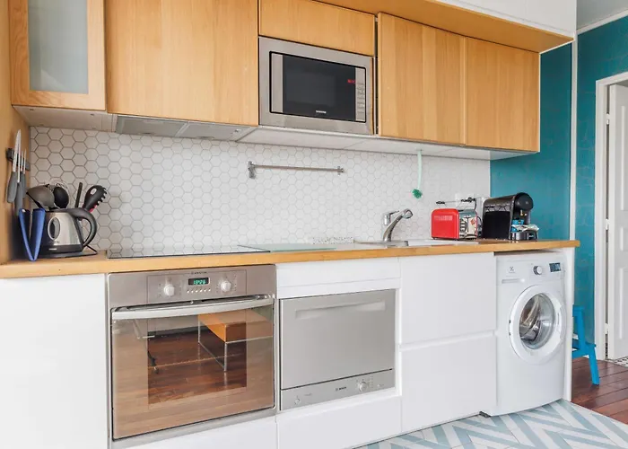 Charming With Balcony And View - 1bdr 2p - 19th Arr Apartmán